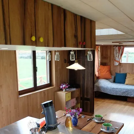 Roulotte De Baya Ferienhaus *